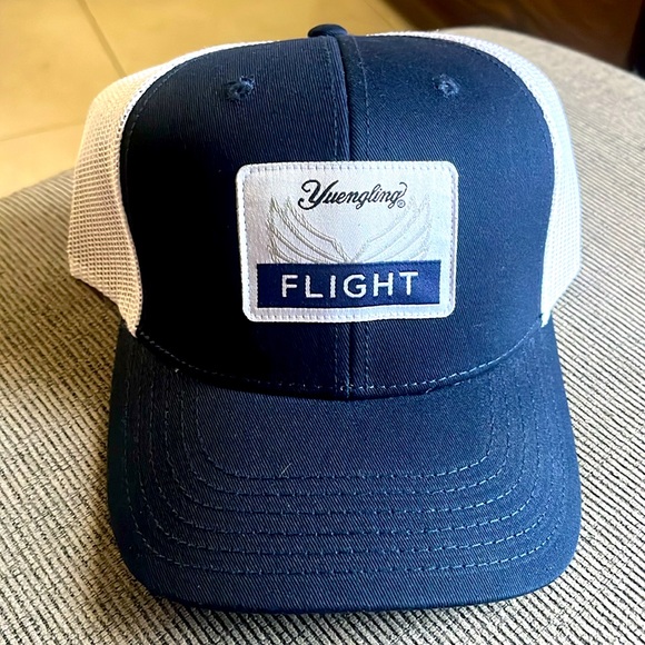 NEW Yuengling set - Picture 6 of 7